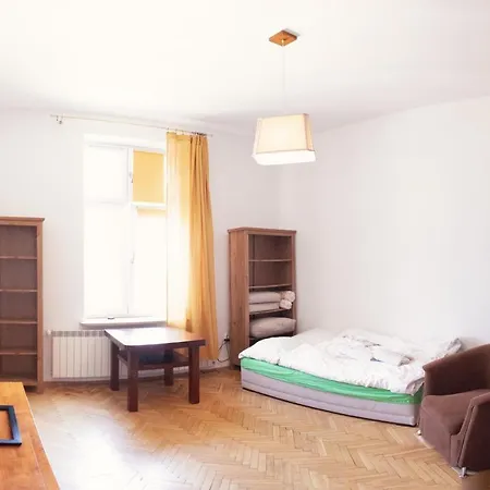 6 Bedroom Apartment With 2 Bathrooms In Old Town! 크라쿠프